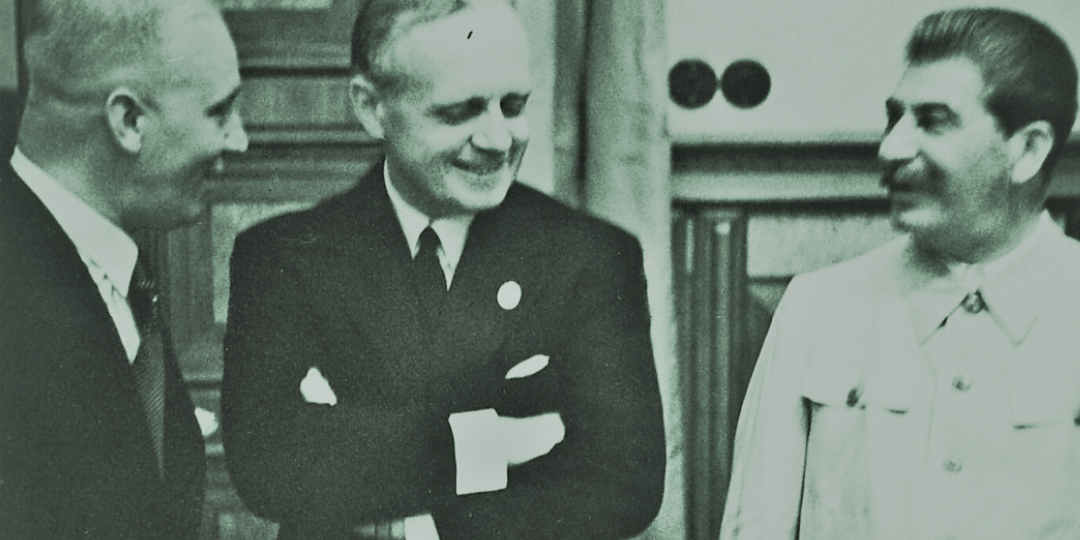 Как Сталин отреагировал на нацистское приветствие Риббентропа во время их встречи