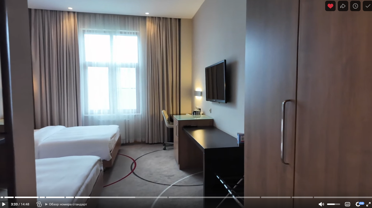 Фрагмент видео с канала Свои на море - Обзор номера стандарт в отеле Панорама 