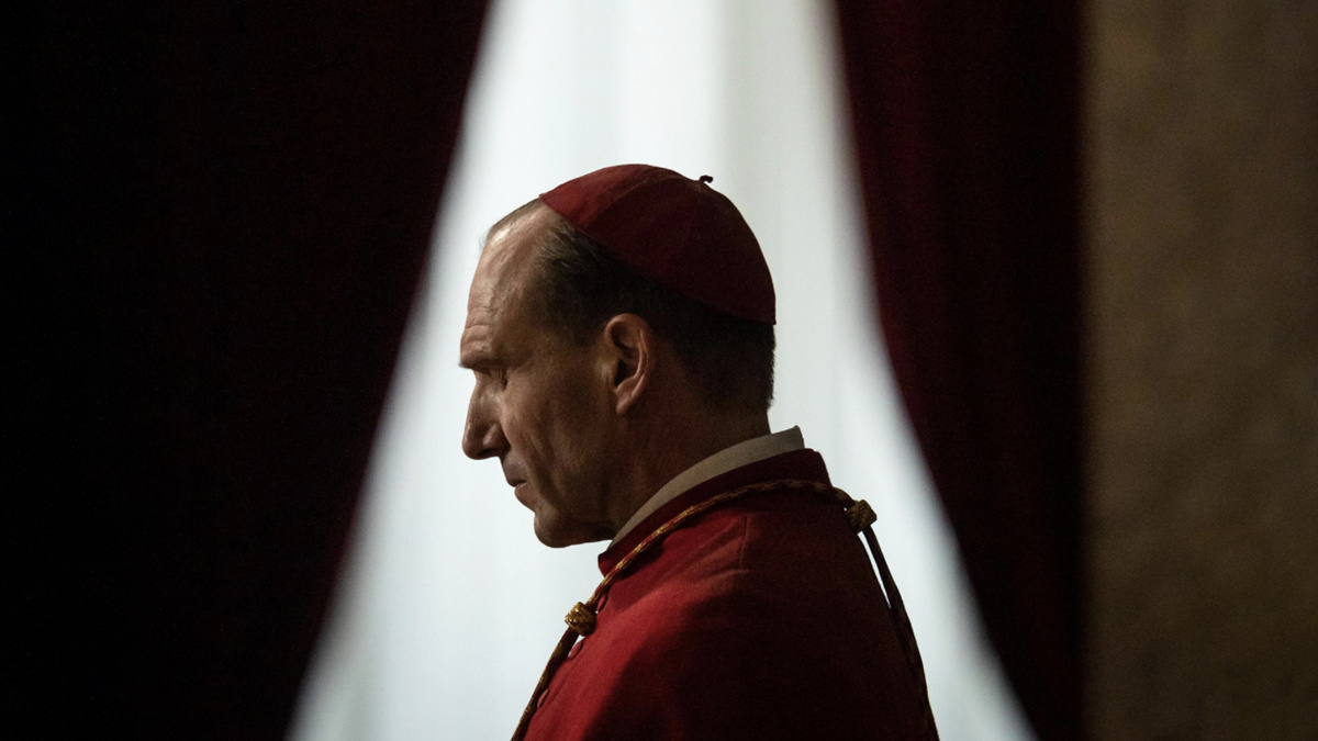 Кадр из фильма "Конклав"