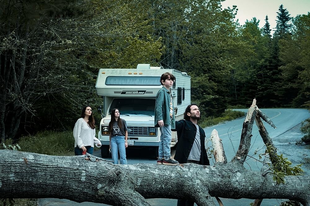 Сериал Извне (2022-2024)