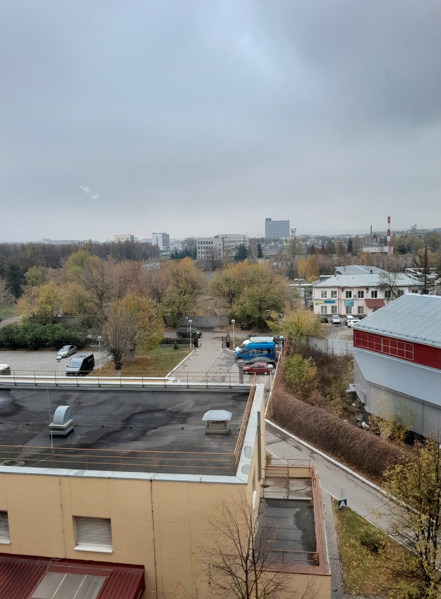 Номер в отеле (вид из окна на автозавод ГАЗ)