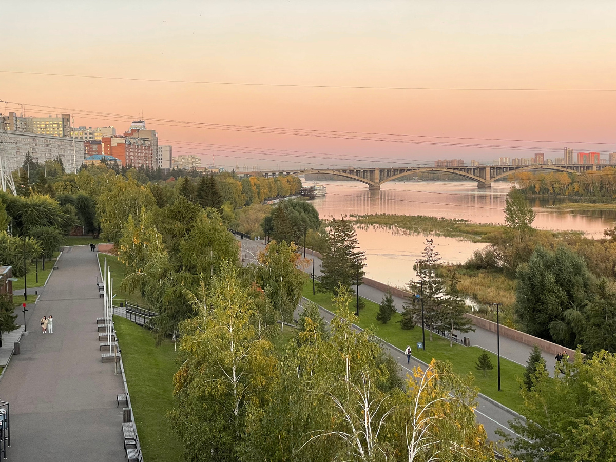 Красноярск, Коммунальный мост через Енисей. Фото Natalya Dolidenok