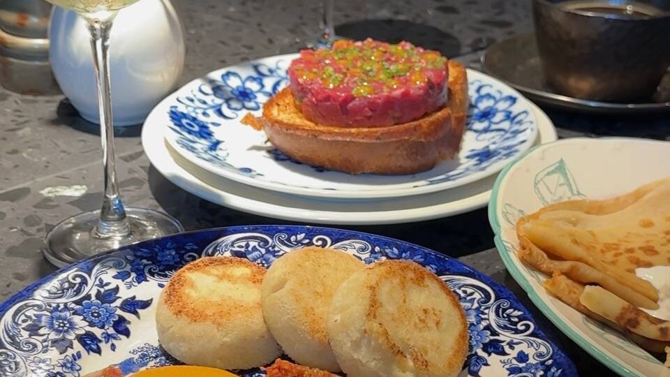 Где вкусно и красиво поесть в центре Питера? Советуем 2 топовых места в районе Спаса