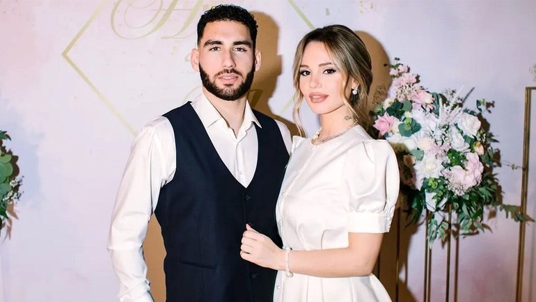    Наир Тикнизян и Яна Ромашкина. соцсети