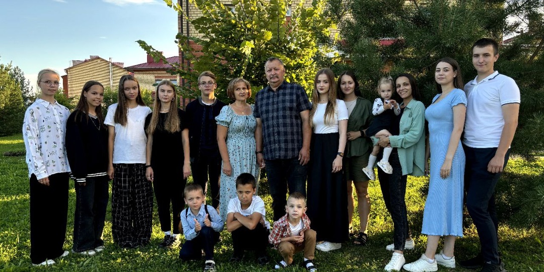 Папуля: как водитель автобуса стал отцом 13 детей