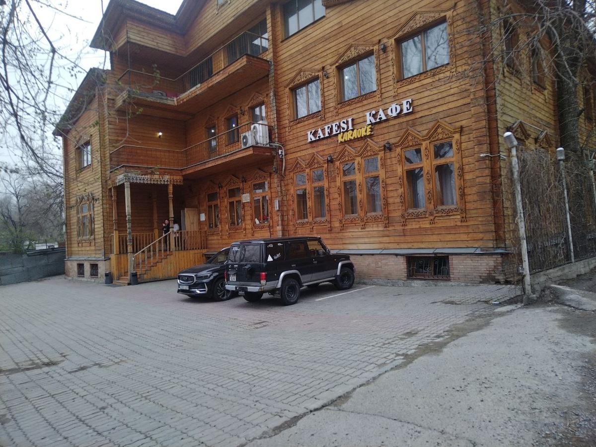 Казалось бы, чего уж проще: от точки до точки, скажем, до этого кафе в Жаркенте?… Но не всё так просто!