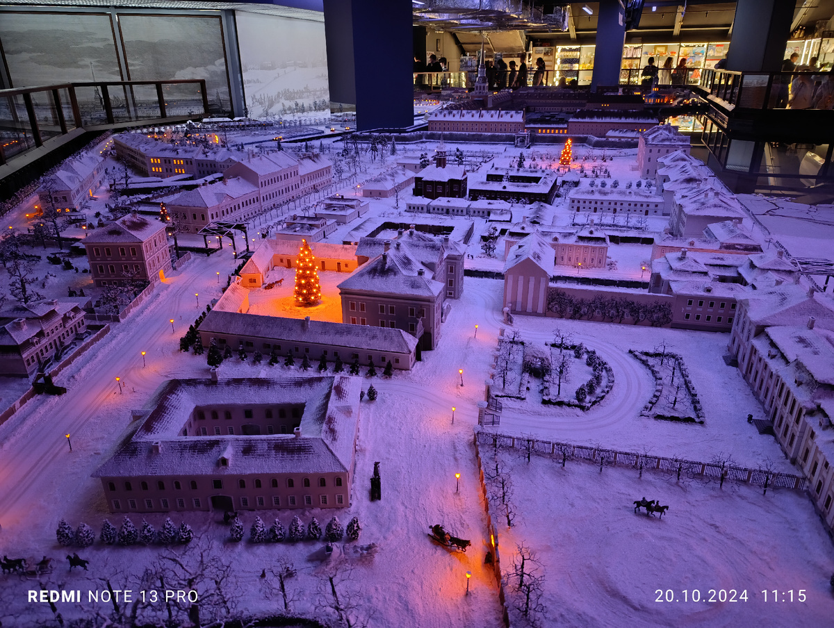 Ну красота же. Ночная слобода...