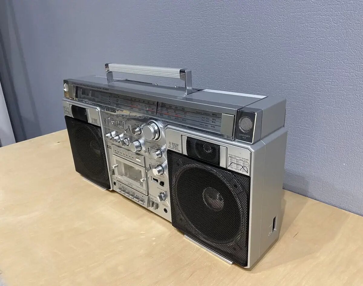 Sanyo M-X920