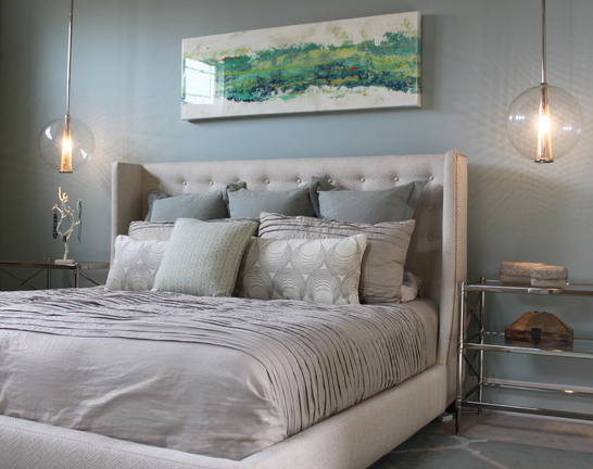 Подушки и покрывала для кроватей – какими они должны быть в современном интерьере?