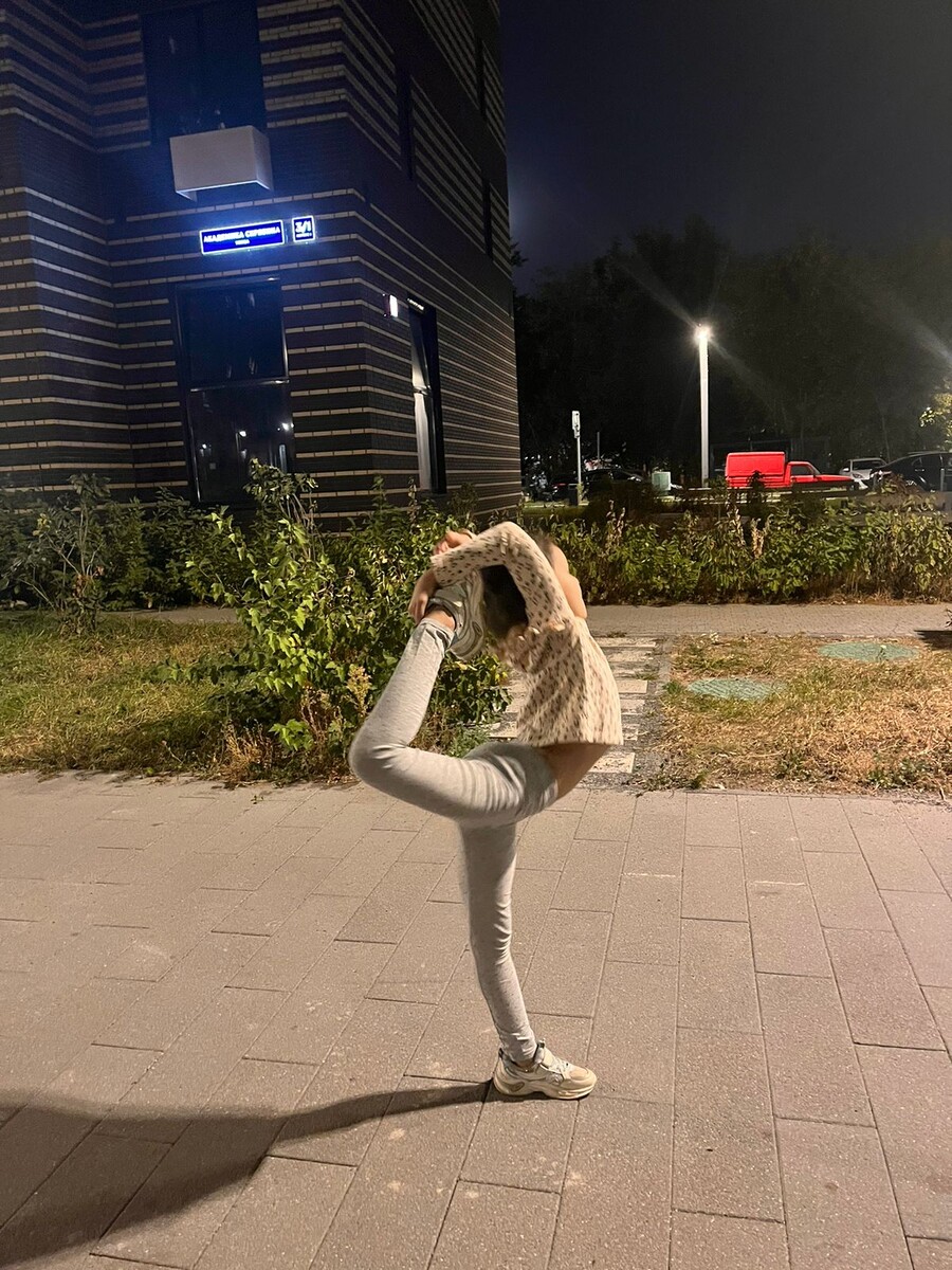 Фото из семейного архива. Во время прогулки. Москва. Сентябрь 2024г.