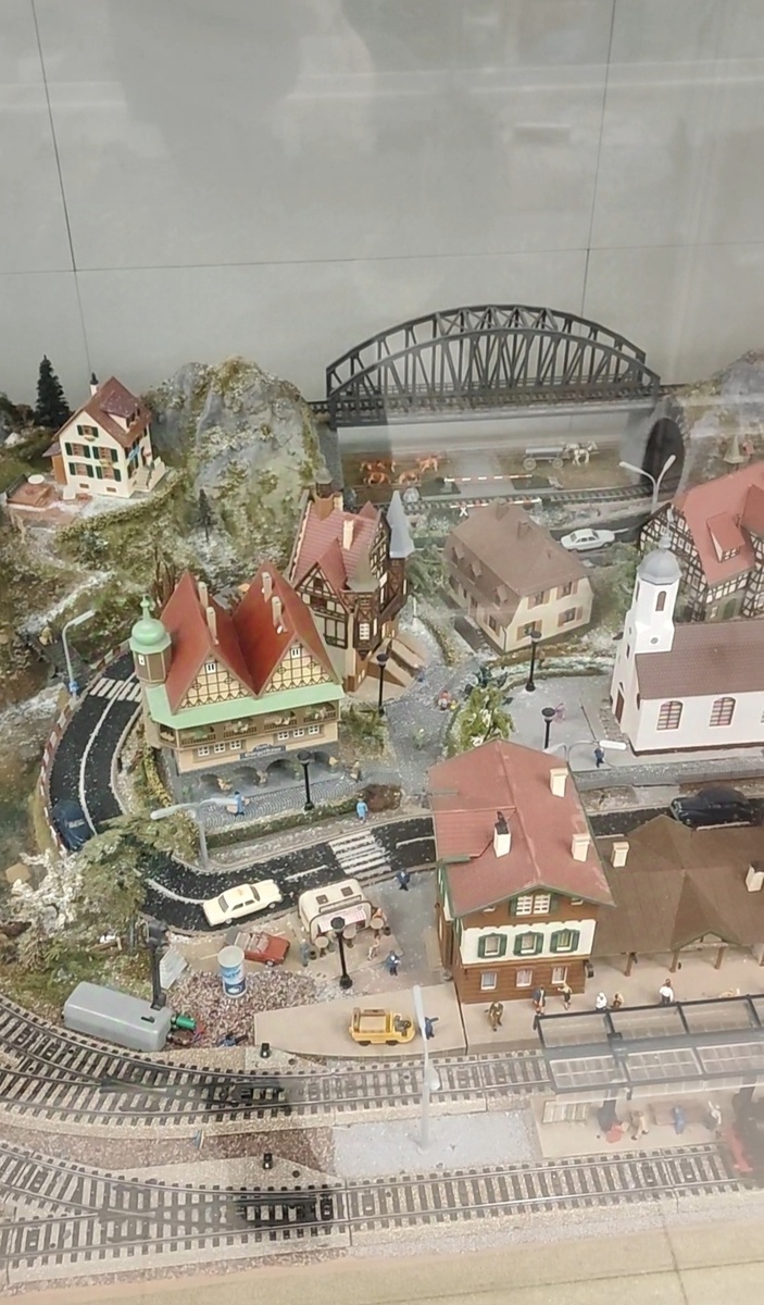 Волшебный город. Город в миниатюре. Фото автора.