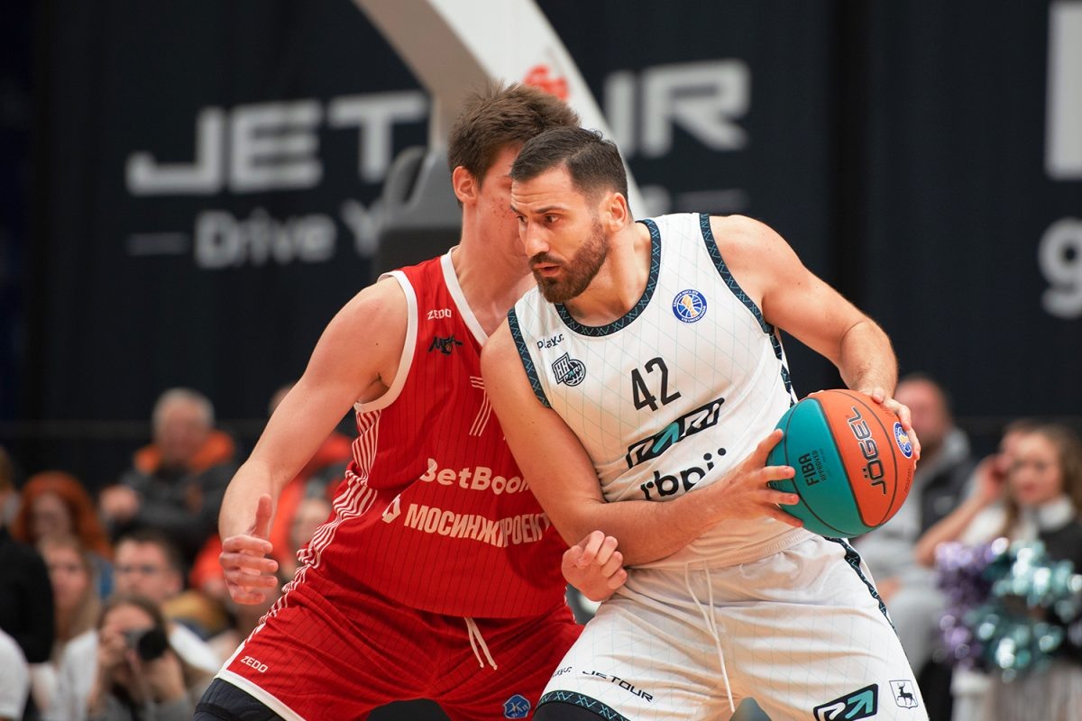    Баскетболисты \