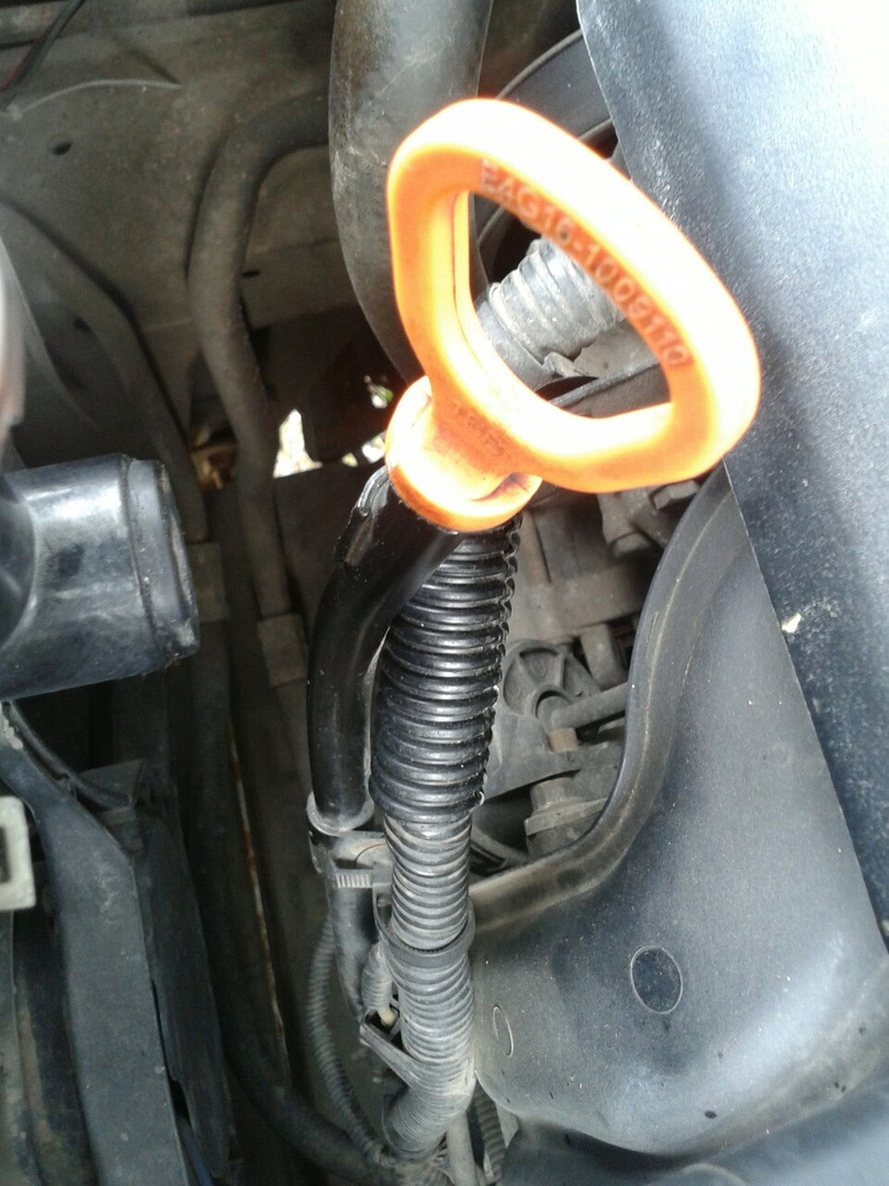 Корпус масляного щупа трет проводку