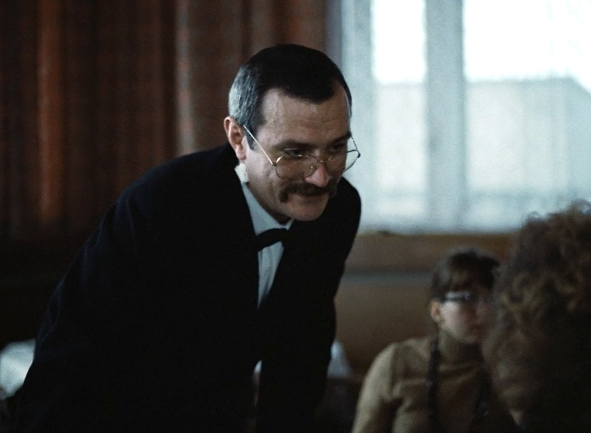 Кадр из кинофильма "Родня", 1981 г., режиссер Никита Михалков, сценарист Виктор Мережко, композитор Эдуард Артемьев (скриншот)