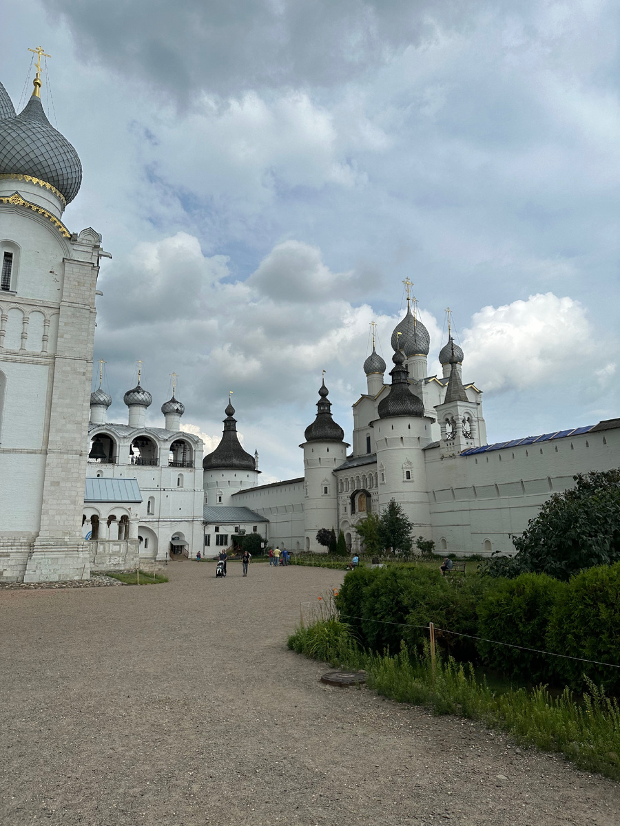 Вид от Святых ворот 