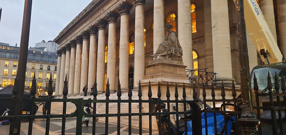 Биржа. Фото автора