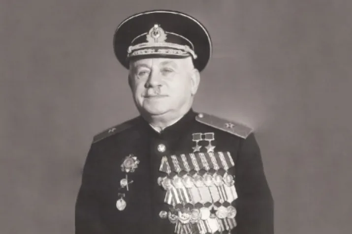 И.Д. Папанин. Фото с сайта https://www.rgo.ru/en/article/postage-stamp-and-envelope-dedicated-125th-anniversary-polar-explorer-ivan-papanin-were. Взято с Яндекс.Картинки