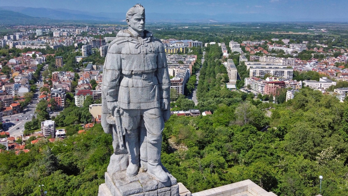 Памятник воину-освободителю в Пловдиве, Болгария