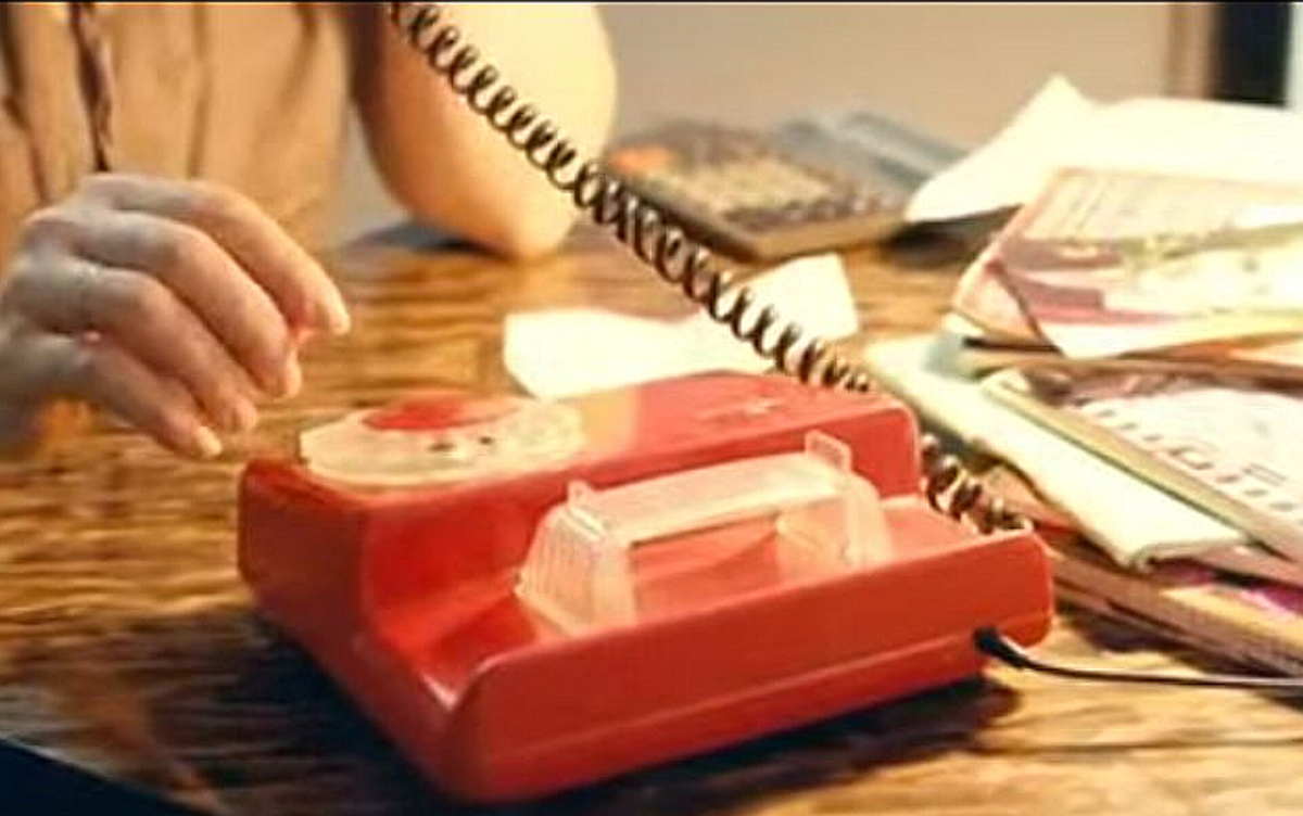 Кадр из сериала "Мама Лора"