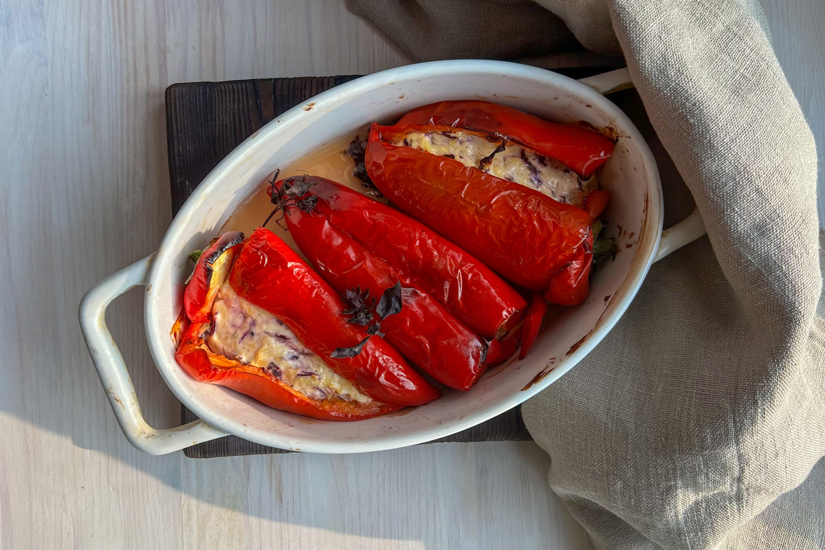Перцы, фаршированные творожным сыром