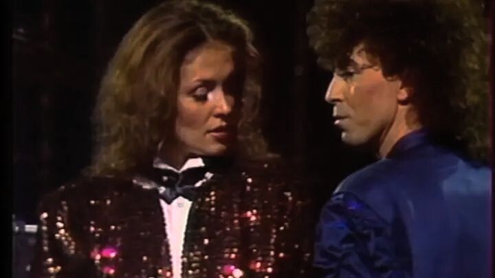 Многим нравилось, как Лайма Вайкуле и Валерий Леонтьев дуэтом исполняли песню "Вернисаж"