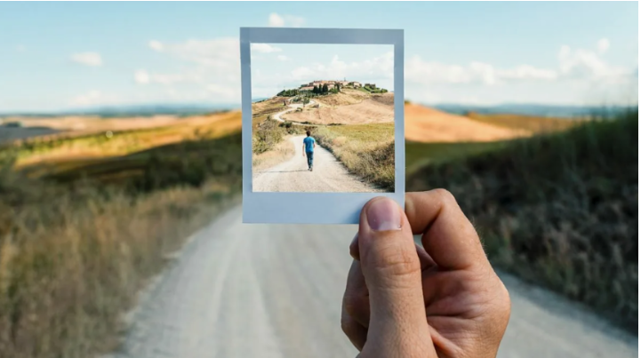 В детстве трава была зеленее и небо голубее