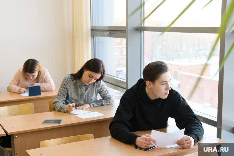 Дополнительные баллы повышают шансы на поступление. Фото: Владимир Жабриков © URA.RU