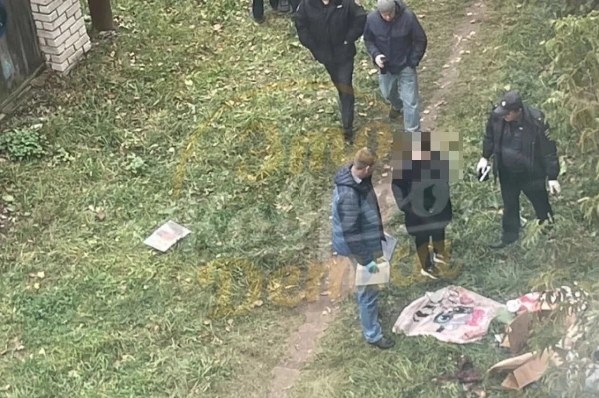    Выбросила в коробке.