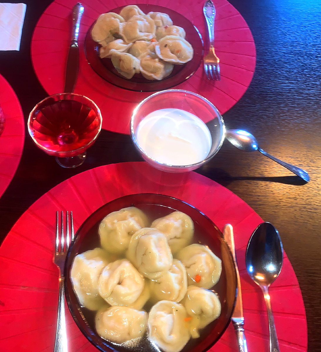 Пельмешки с квашеной капустой в бульоне
