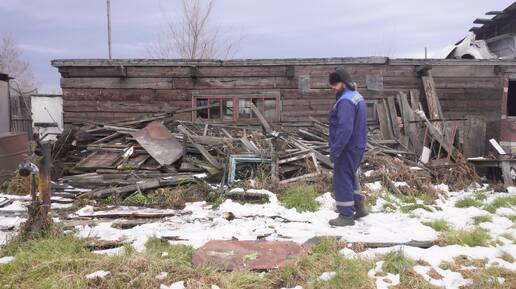 В своем доме пора за уборку территории Показываю как я за 12 минут навел порядок на участке сложив все доски на свое место