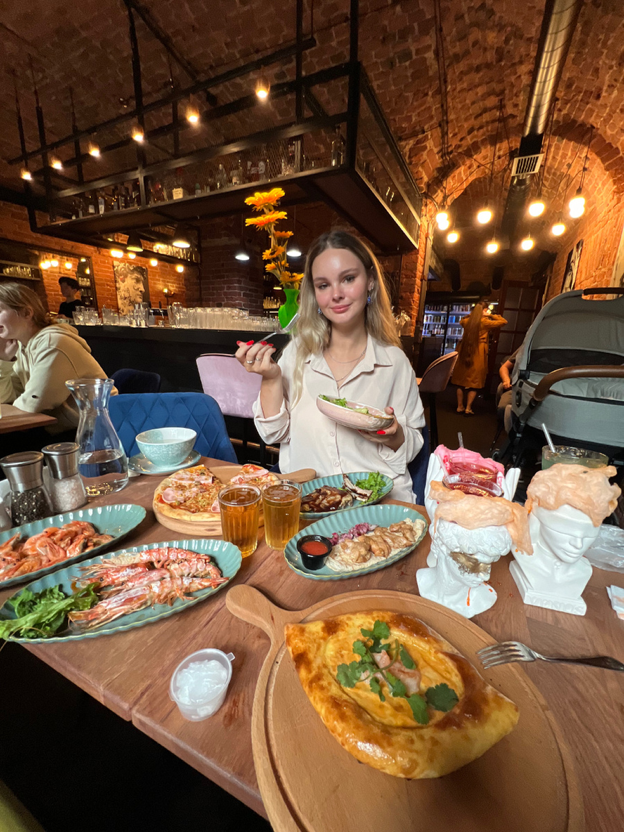 Это лишь малая часть заказа. И все реально по 250 рублей. Меня зовут Юля, добро пожаловать на мой канал. Подписывайся, вместе вкуснее!