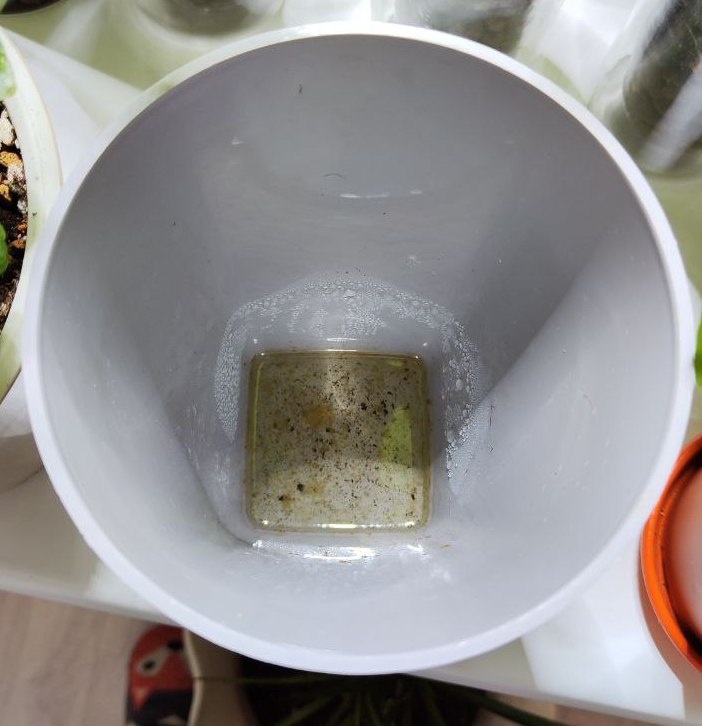 Лишняя вода в двойном горшке