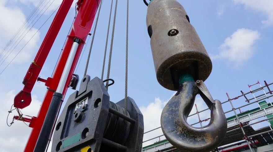     Red_Shadow, shutterstock.com