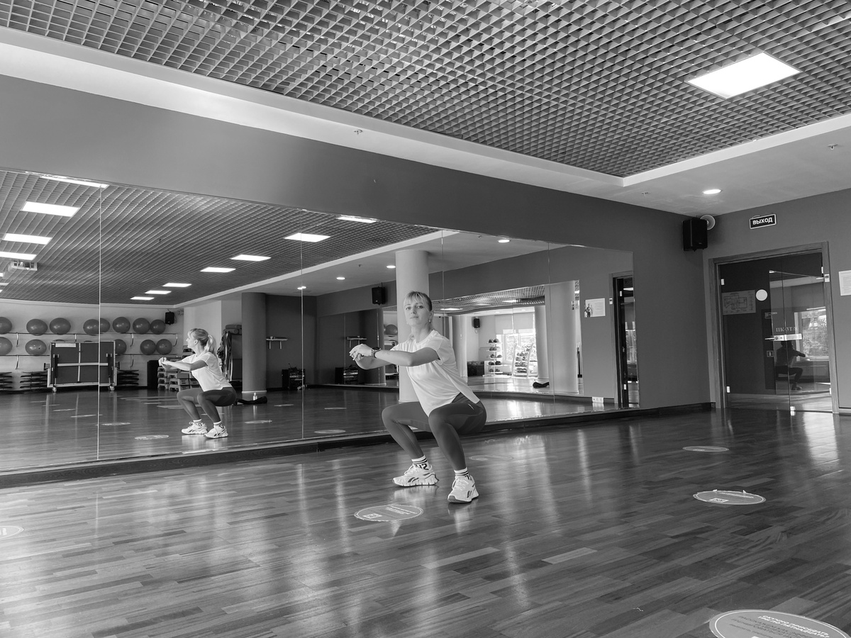    Какие упражнения подтягивают внутреннюю часть бедра? Показывает тренер (фото 2)