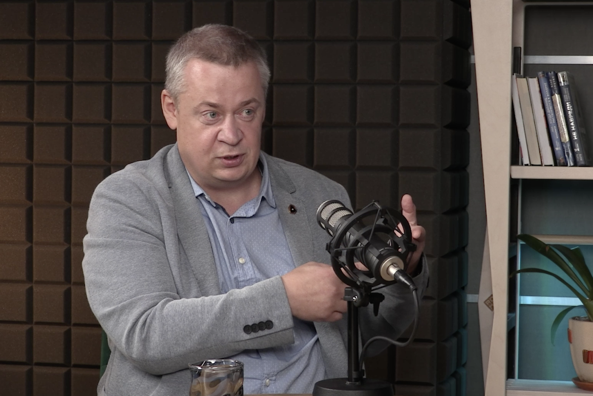     Почему пациенты не пишут отзывов на проктологов и можно ли лечить геморрой пиявками? В подкасте «А доктор что сказал?»