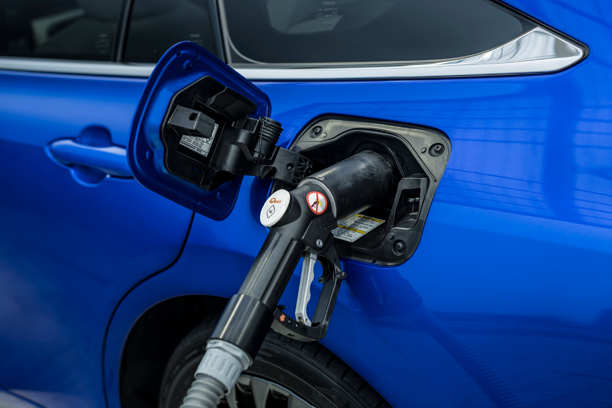 Заправка газообразным водородом. Изображение: newsroom.toyota.eu
