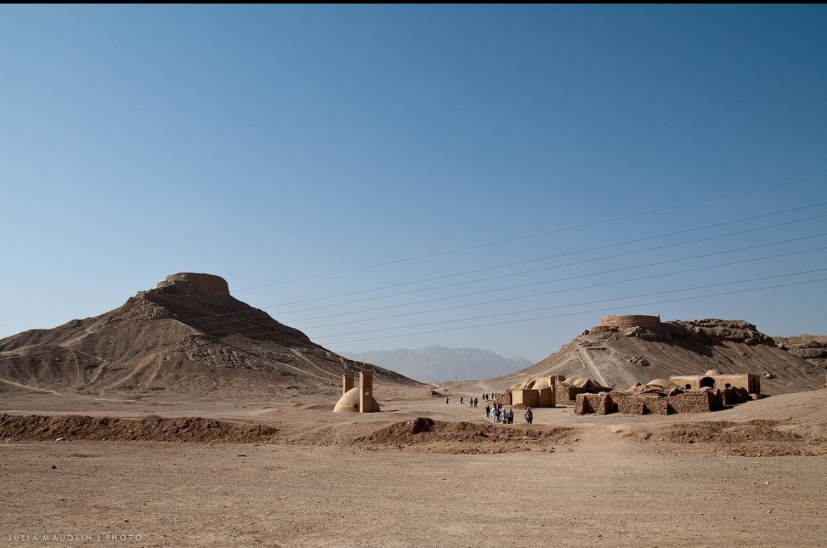 Башни молчания в Язде. Иран.