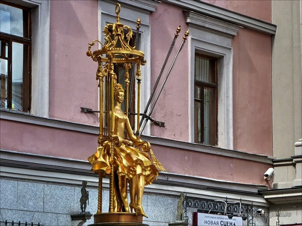 Фонтан-памятник принцесса турандот. Принцесса турандот памятник. Принцесса турандот памятник на арбате. Памятник принцессе турандот в москве. Фонтан принцесса турандот.