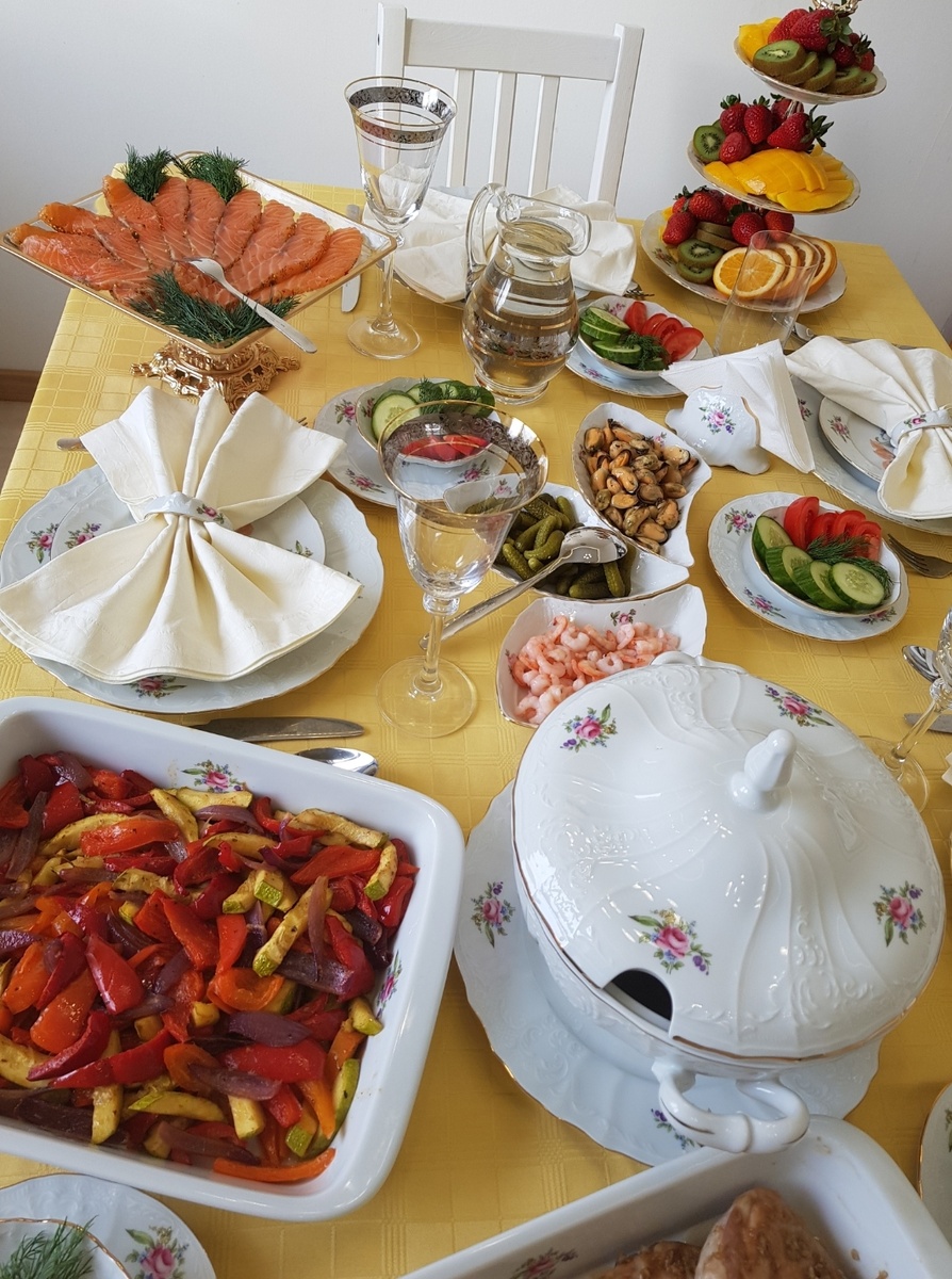 Запеченные овощи и солёная сёмга.