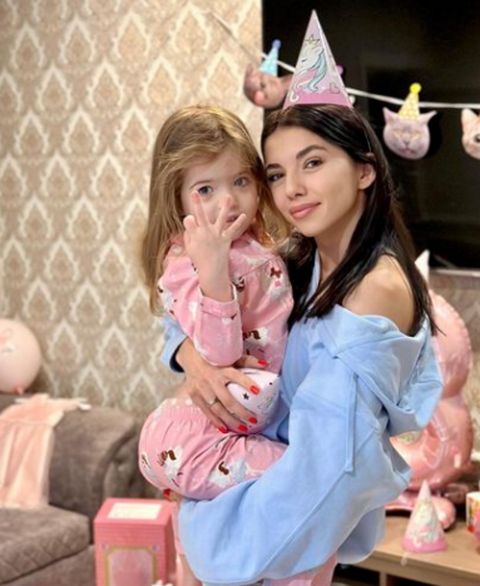 Ирина Пингвинова с дочкой Миланой. Фото: соцсети