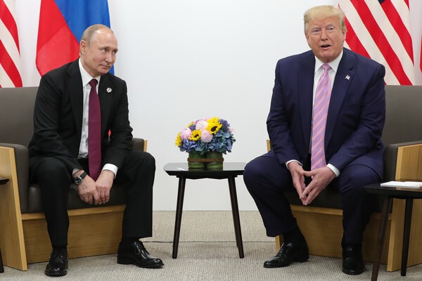 Владимир Путин и Дональд Трамп / Михаил Климентьев/РИА Новости