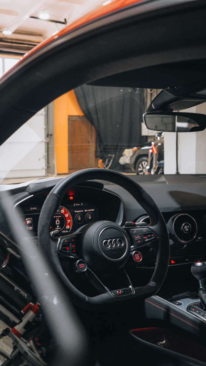 Интерьер Audi TT RS