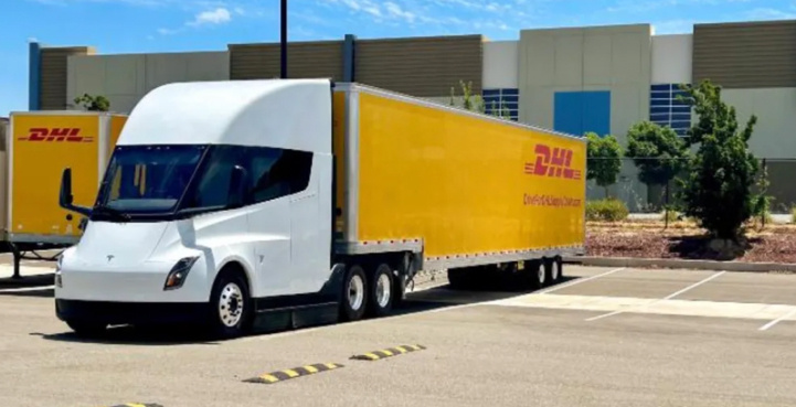 Изображение: https://electrek.co/2024/10/14/dhl-tests-tesla-semi-and-confirms-the-electric-trucks-impressive-performance/