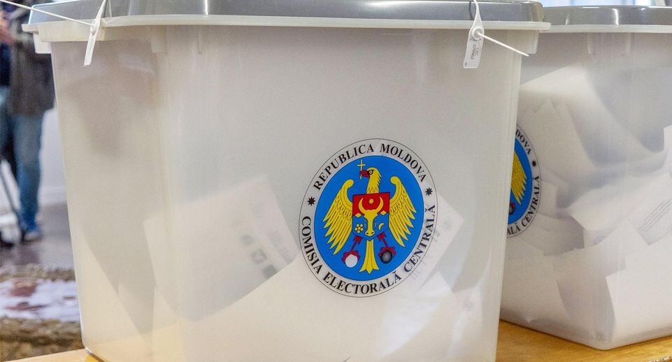    Урны с бюллетенями на президентских выборах и конституционном референдуме в Молдове, 20 октября 2024 года. IMAGO/Fotostand / Nieweler / Global Look Press