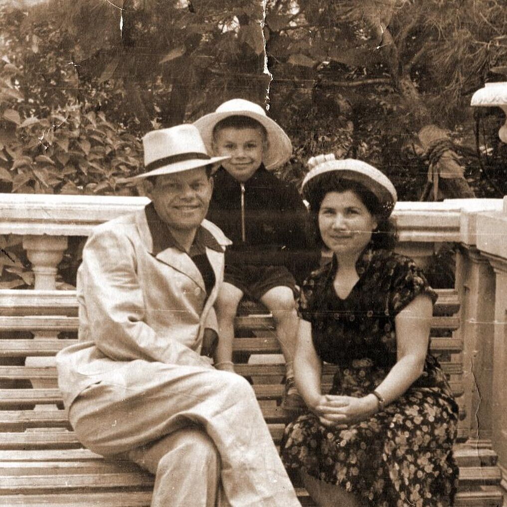 Олег Газманов с семьей