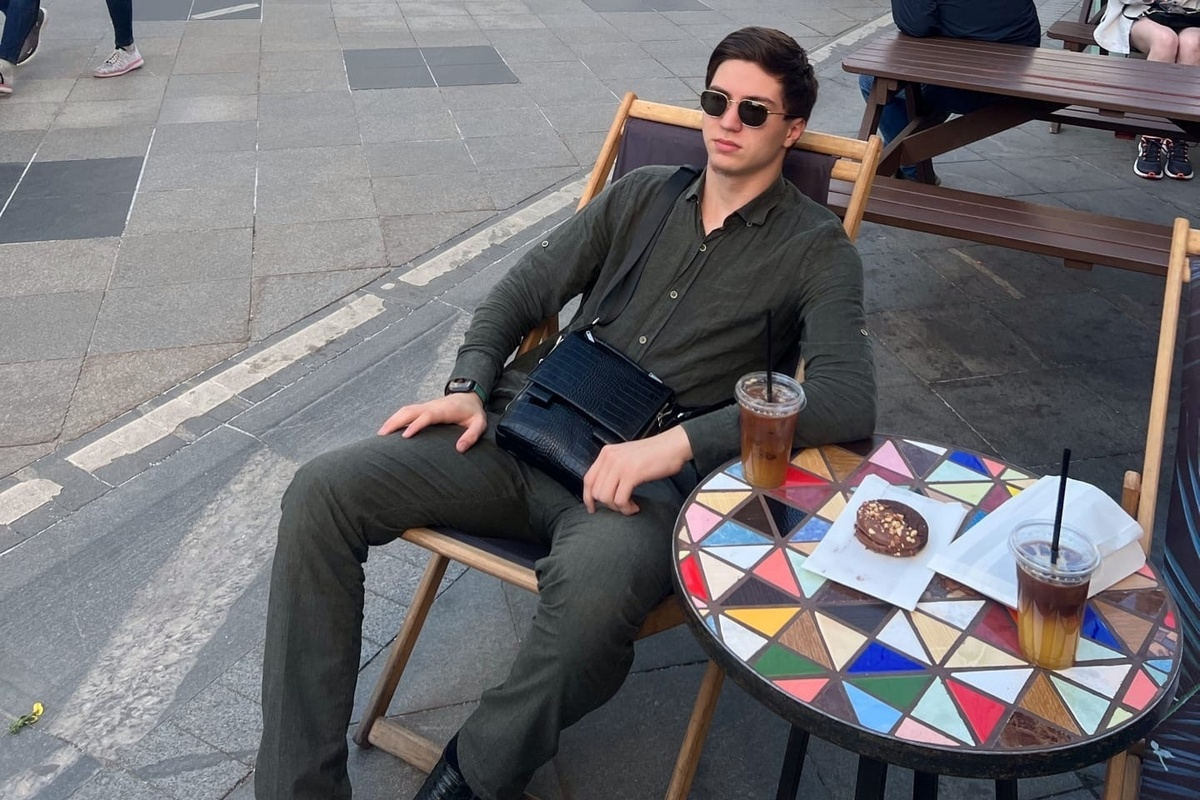 Спаситель девушек Имам