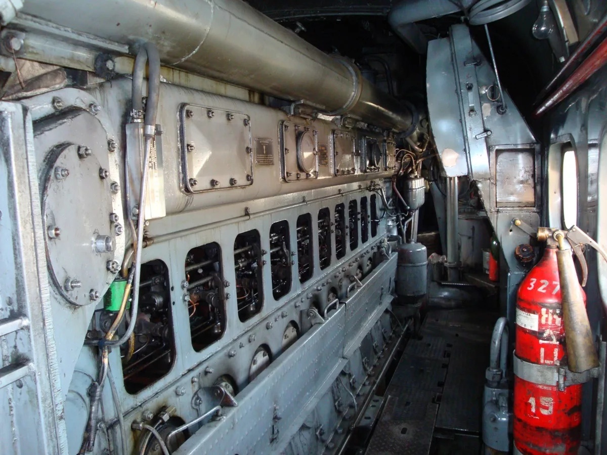Дизельное отделение 2ТЭ10М | Фото из открытых источников.