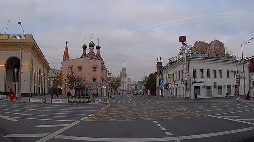 По центру Москвы на машине. Районы Мещанский, Красносельский, Басманный, Таганский. Октябрь 2024