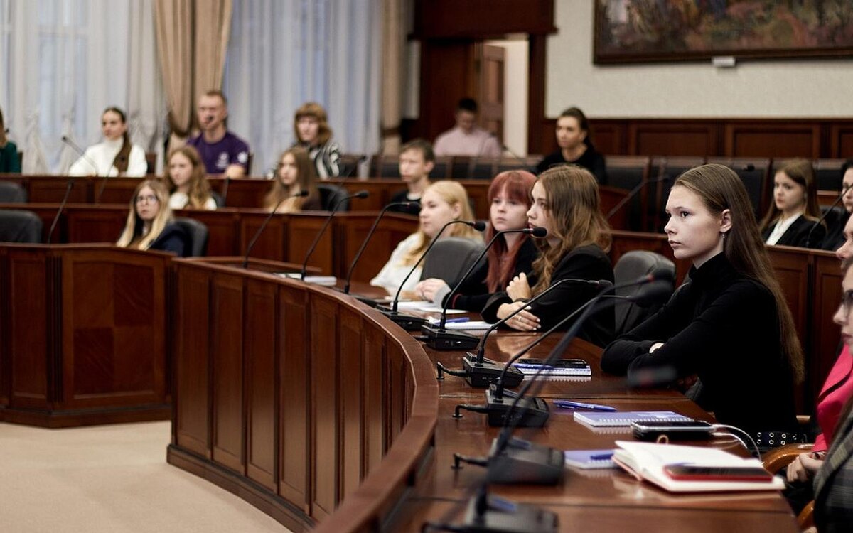    Академию молодого политика открыли в Липецке областного Совета депутатов