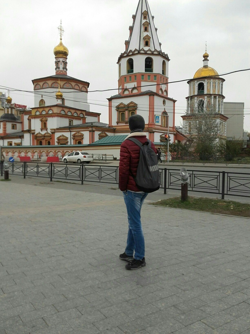 На заднем плане "Собор Богоявления", г. Иркутск